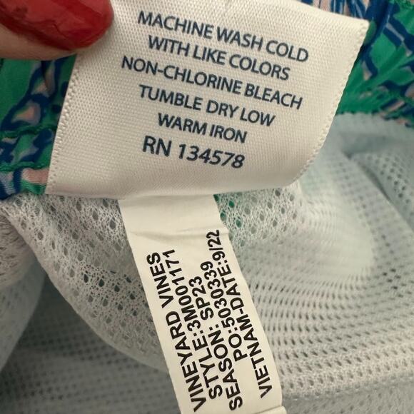 Vineyard Vines Green Tropical Seahorses Chappy Swim Trunks Shorts Size Large - Picture 7 of 9